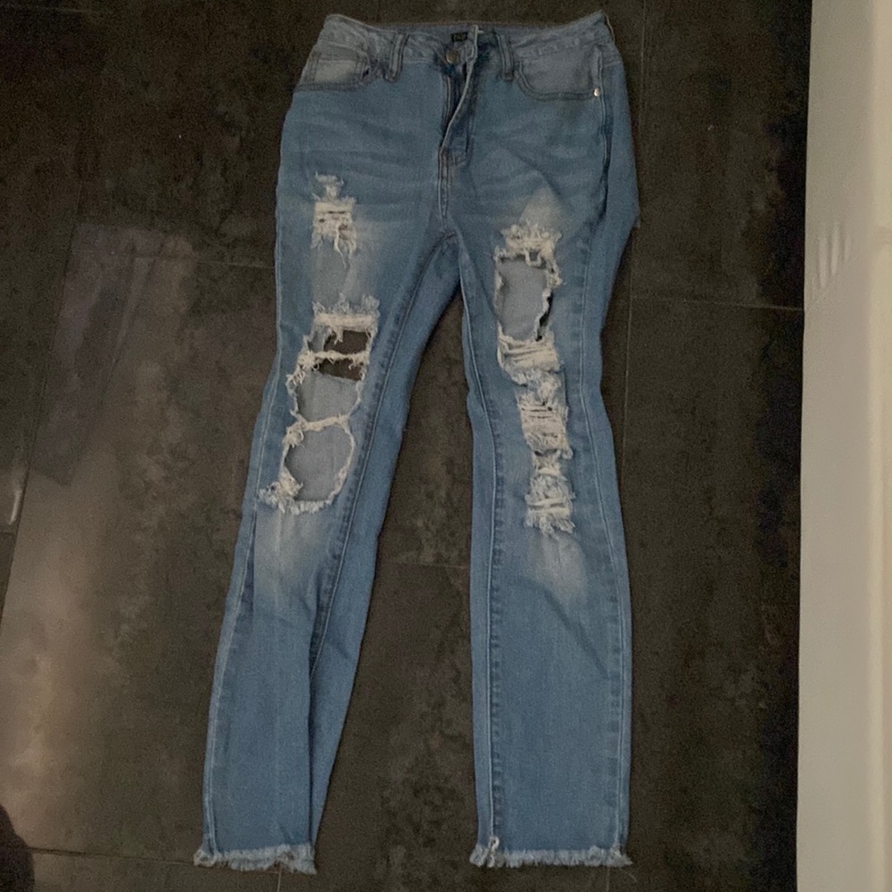 Fashion nova ripped skinny jeans